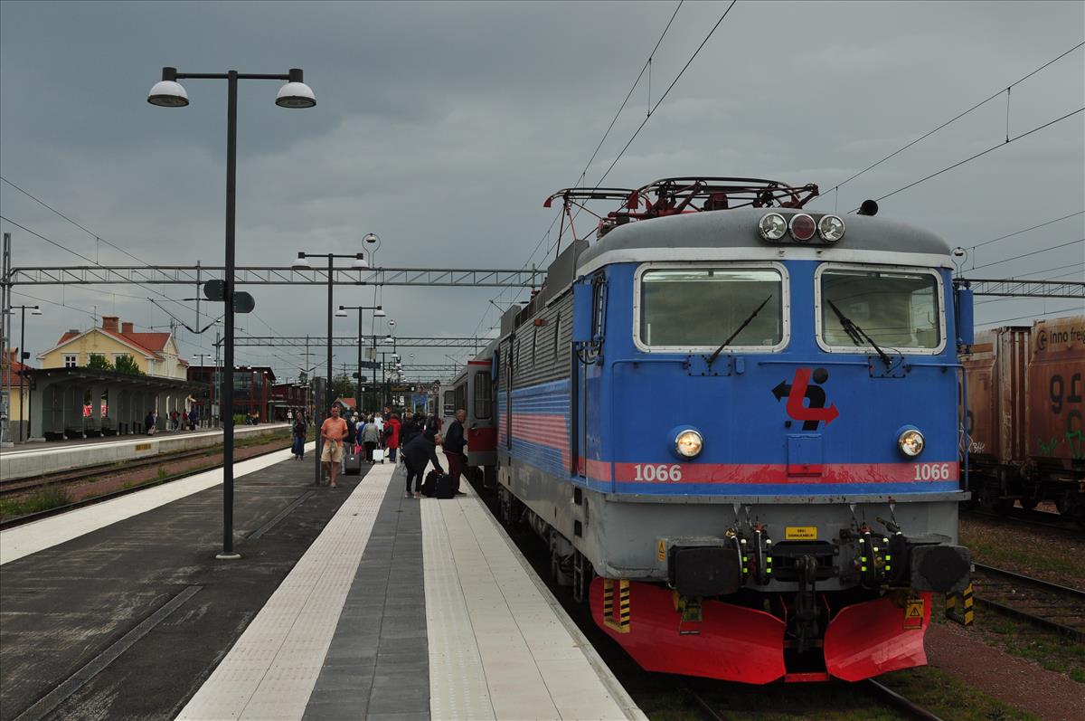 http://www.stifter-mauth.de/bahn/wp-content/uploads/fotos/schweden/2019/056_20190808_Lok_Taagab_Rc1066_MoraC.jpg