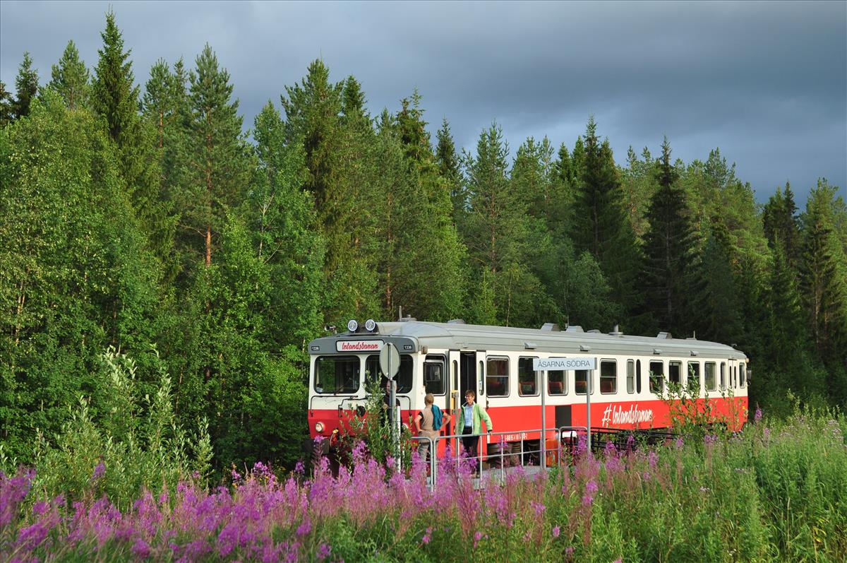 http://www.stifter-mauth.de/bahn/wp-content/uploads/fotos/schweden/2019/065_20190808_Inlandsbahn_Tw1336_Aasarna_Soedra.jpg