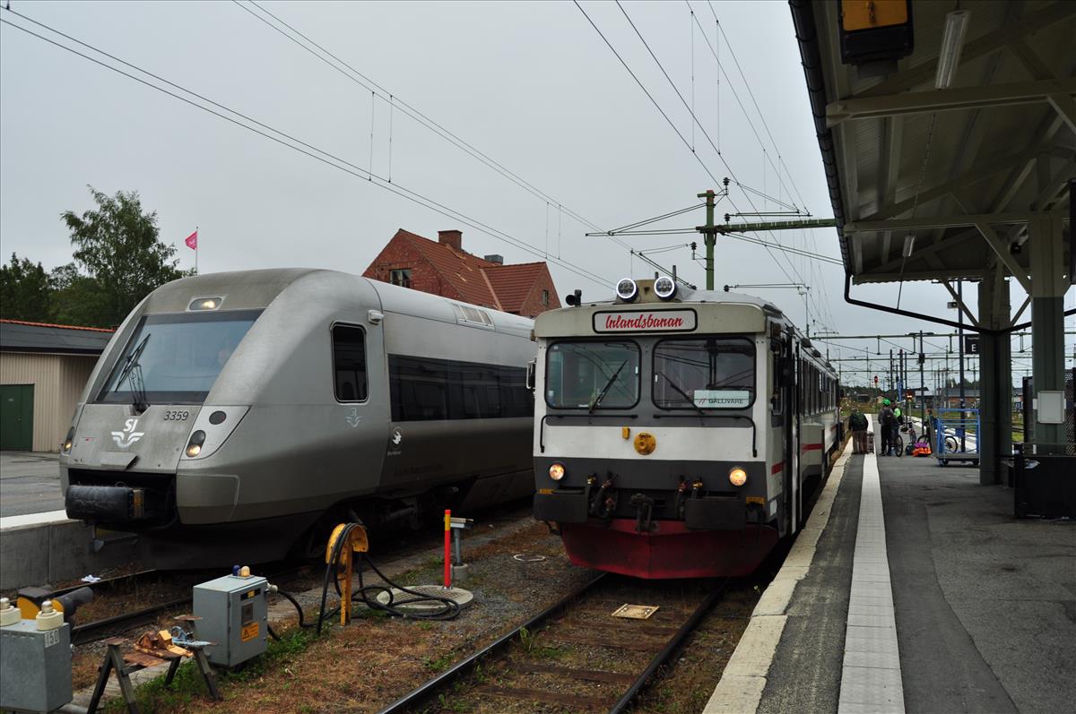 http://www.stifter-mauth.de/bahn/wp-content/uploads/fotos/schweden/2019/077_20190811_SJ_Tw3359_Inlandsbanan_Tw1328_Oestersund.jpg