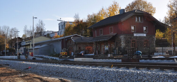 Bauarbeiten am Bahnhof Spiegelau